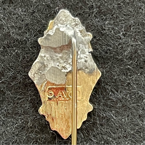 Vintage Avon gold tone stick pin with a crystal in the center - Picture 5 of 6